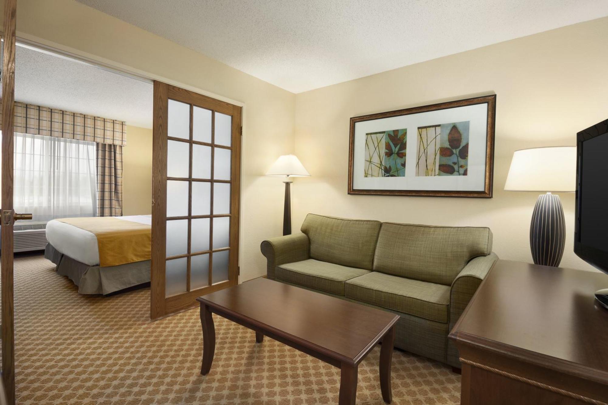 Queen Room,1706578593:JPEG